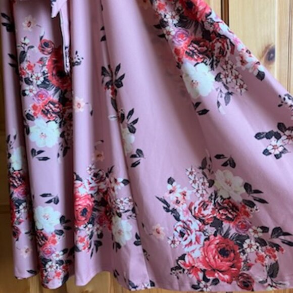 Dress Tells Flowers Cocktail Dress - size M NWOT - Picture 3 of 9